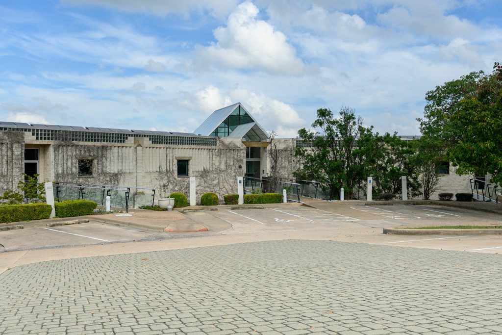 8226 Bee Caves Road office building exterior, sold by David Ashby